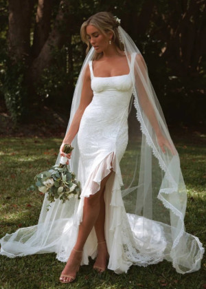 Square Neck Ivory Lace Chiffon Slit Sweet Wedding Dress